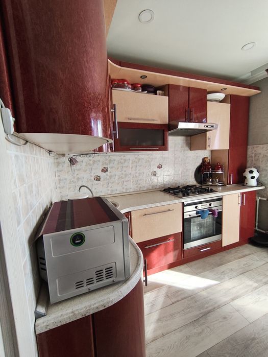 Продам кухонный гарнитур б/у