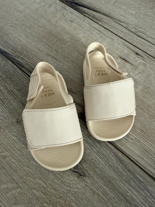 Новые шлепанцы Next