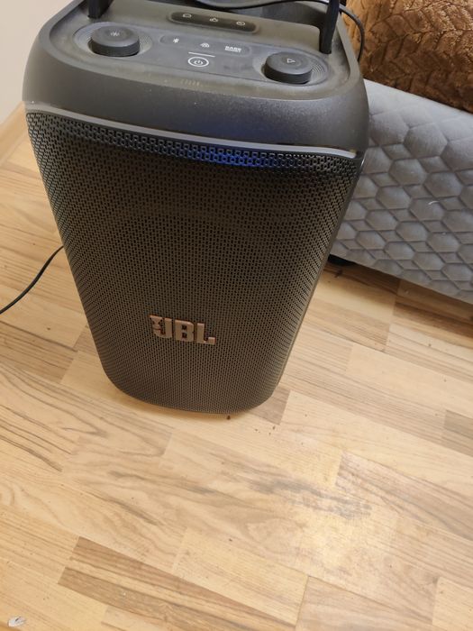Vând boxa jbl partybox club 120