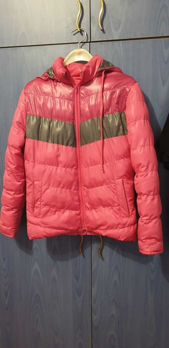 Розово якенце, качулката се сваля