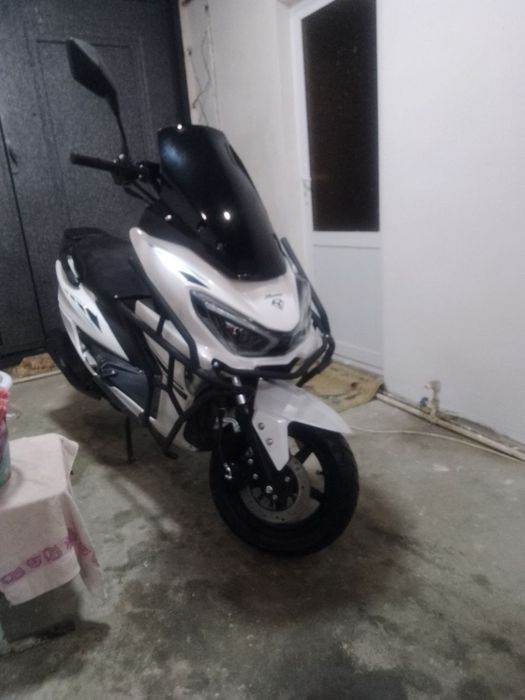 Skuter sotiladi yangi