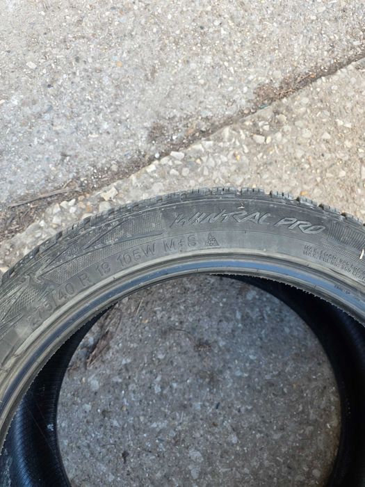 Гуми VREDESTEIN 275 40 19 2бр