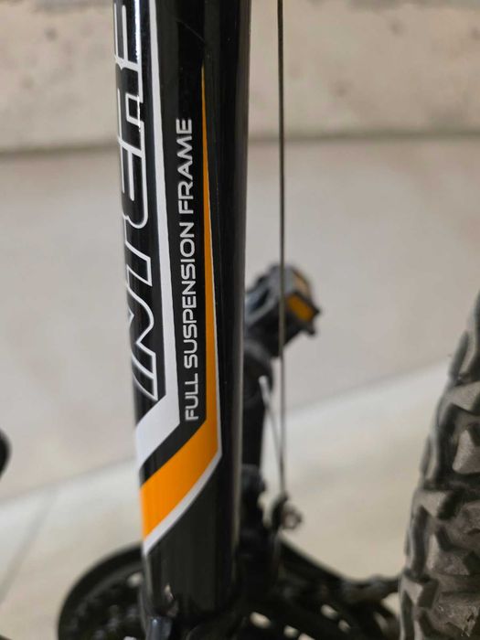 2 броя велосипеди в перфектно състояние, марка INTERBIKE, 26 цола алуминиеви двуслойни капли