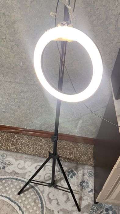 Кольцевая лампаа