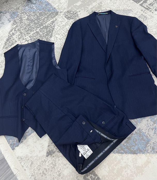 Костюм мужс тройка