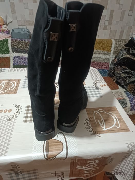 Замшевые зимние сапоги