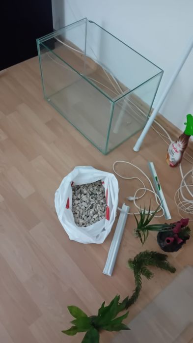 Acvariu peşti 60 L cu accesorii