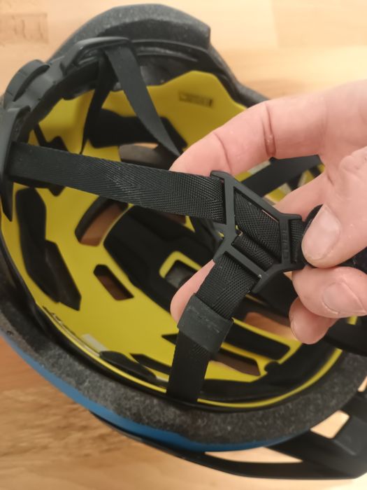 Велосипедна каска CUBE stray