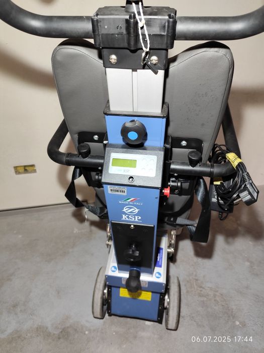 Elevator,scaun, dispozitiv de urcat si coborat scari ksp yack 961