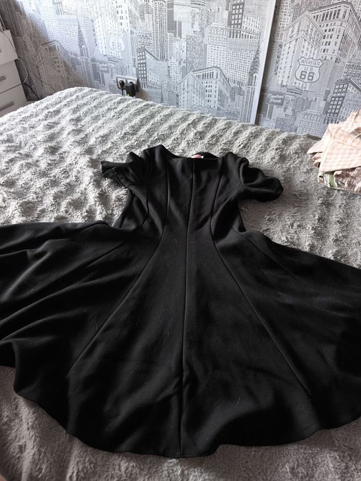 Продам новое платье 42 размер