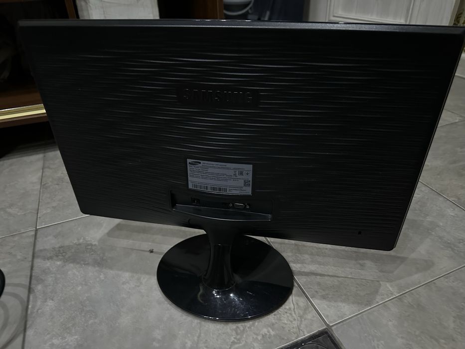 Монитор Samsung 22" Full HD (S22D300NY)