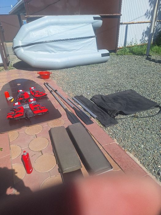 Продам резиновую лодку