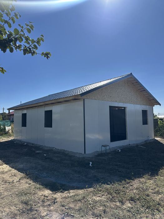 Vand Casa din panouri sandwich 60mp
