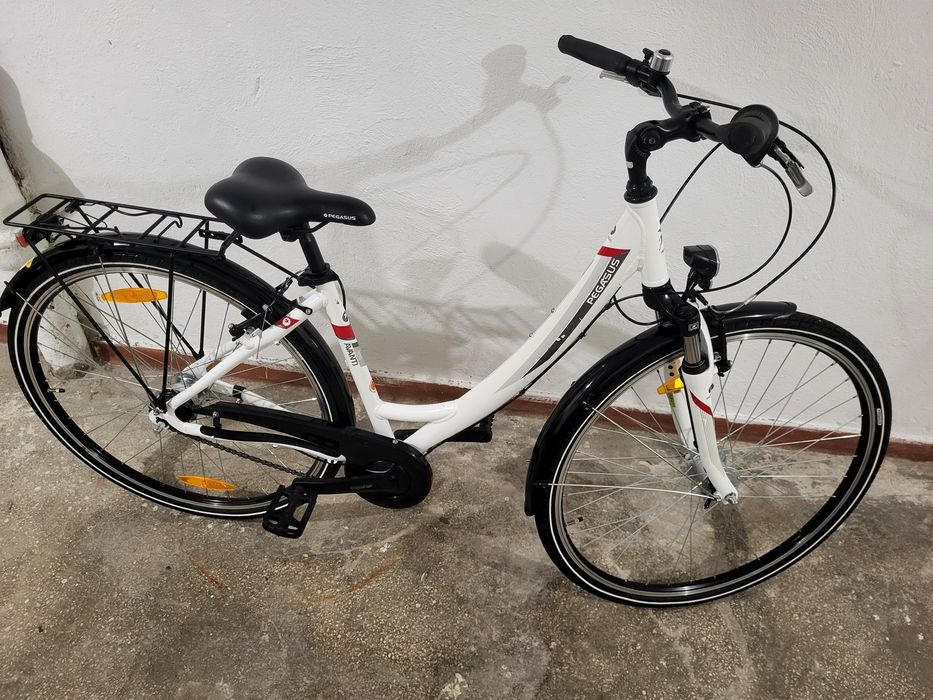 Bicicleta dama marca Pegasus,roti pe 28 inch