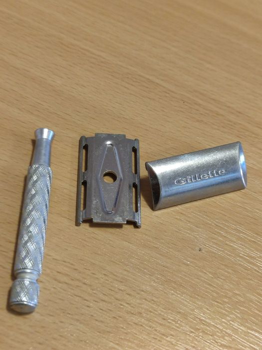Aparat de ras Gillette Tech vintage