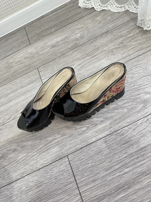 Продам босоножка