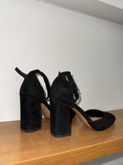 Продам женские туфли