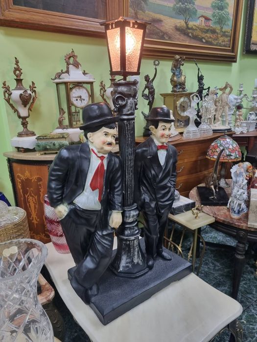 Страхотна антикварна фигура статуетка- Лоръл и Харди
