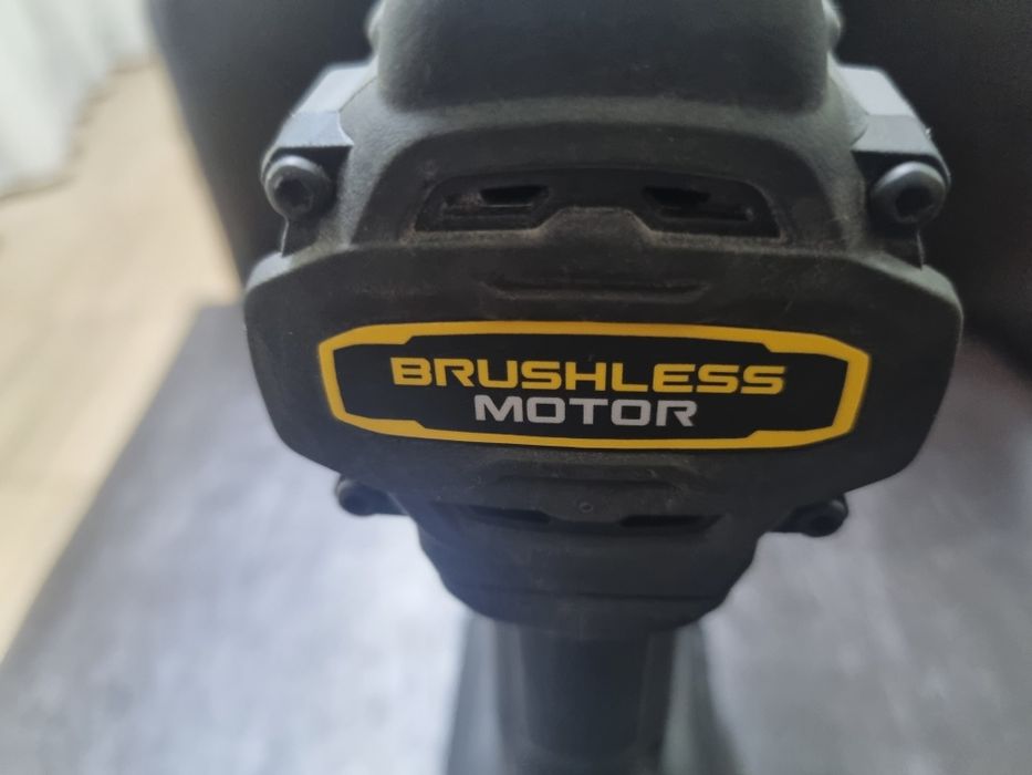 Filetantă Dewalt nouă