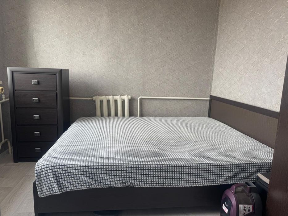 Продам спальный гарнитур