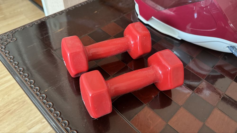 Гантели виниловые 3 кг . В отличном состоянии
