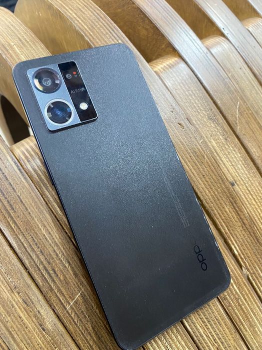 Продам Oppo Reno 7