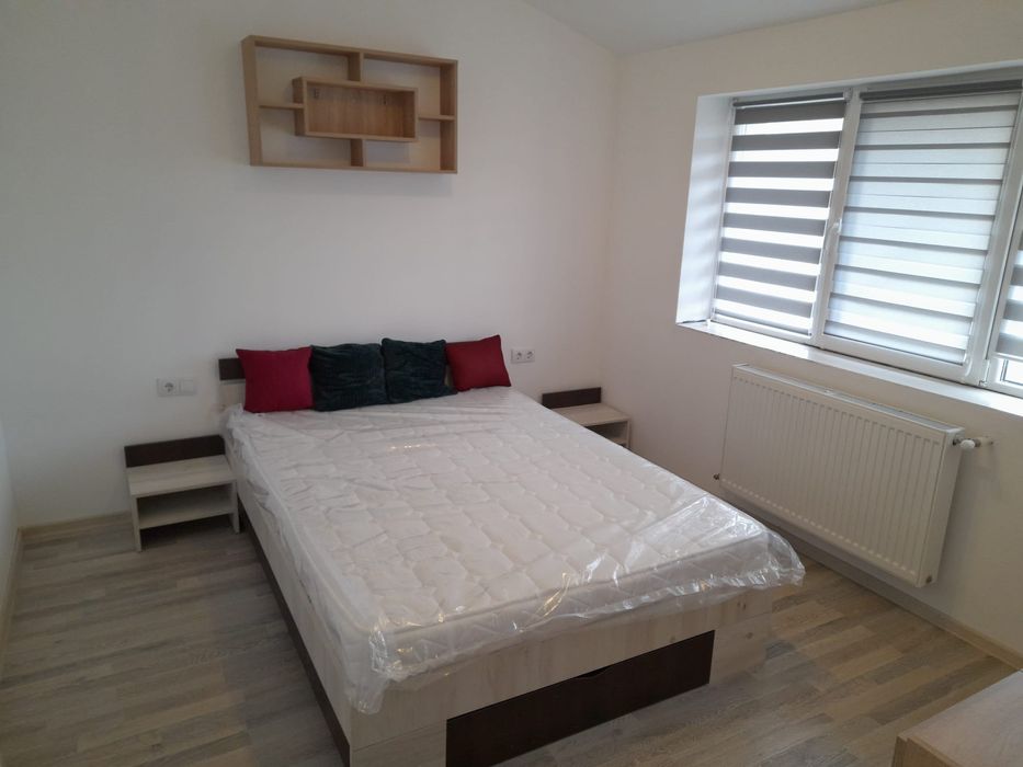 Inchiriez apartament 3 camere 300 euro