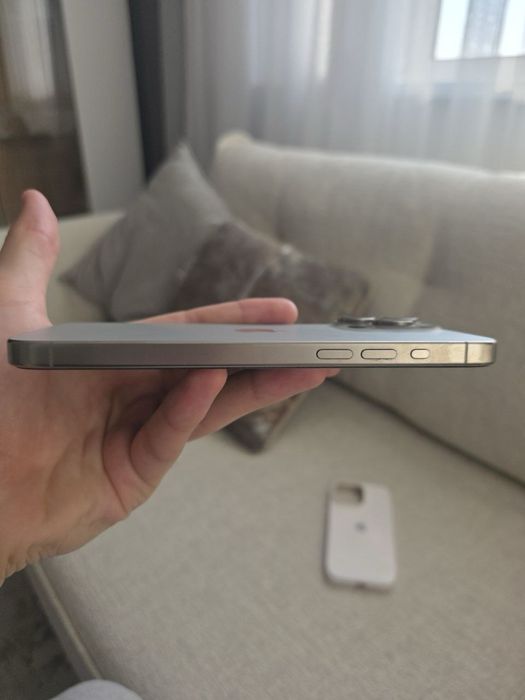 Iphone 15 Pro MAX -> 256 GB 88 batareya