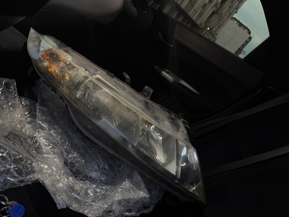 Десен фар за HONDA CIVIC VIII 2006-2011