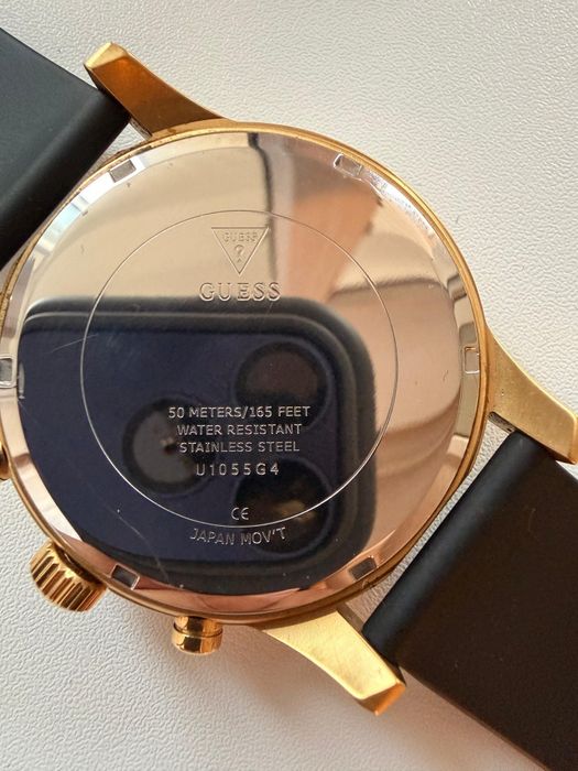 Часы GUESS в очень хорошем состоянии