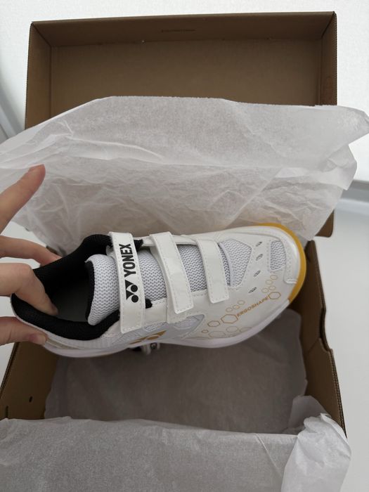 Кроссовки Yonex для тенниса