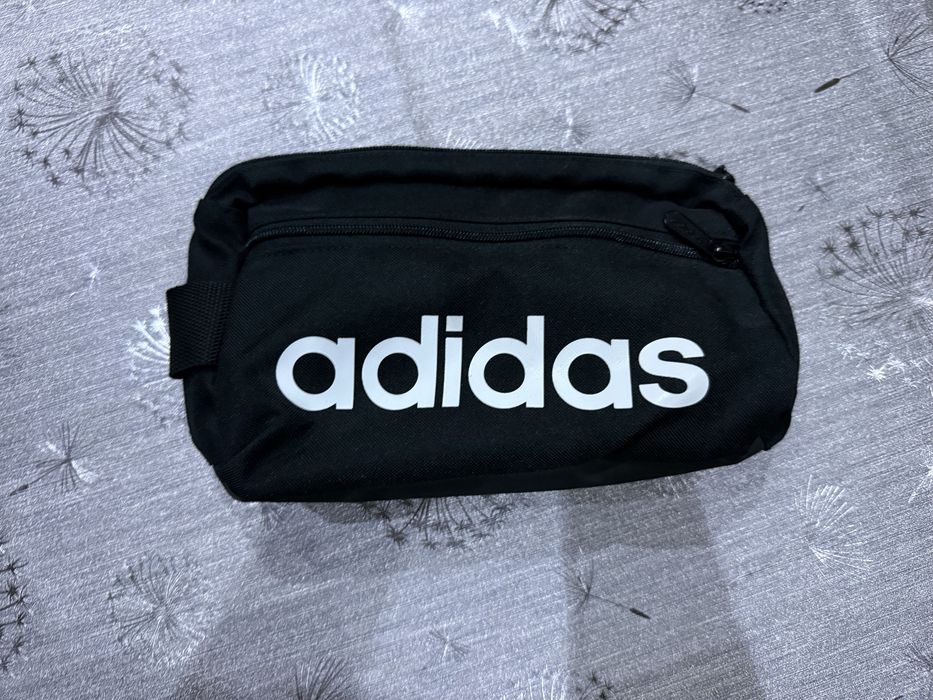 Чанта adidas. Неизползвана.