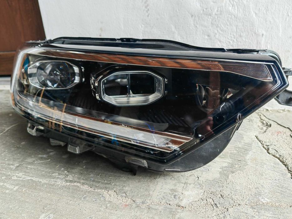 Фар VW T-Roc IQ Light десен / Фар Т-Рок Оригинален