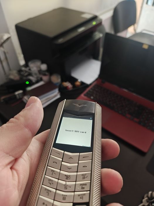 Телефон - vertu Ferrari