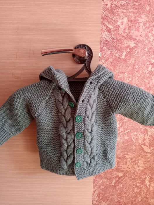 Вязаные кофточки с капюшоном