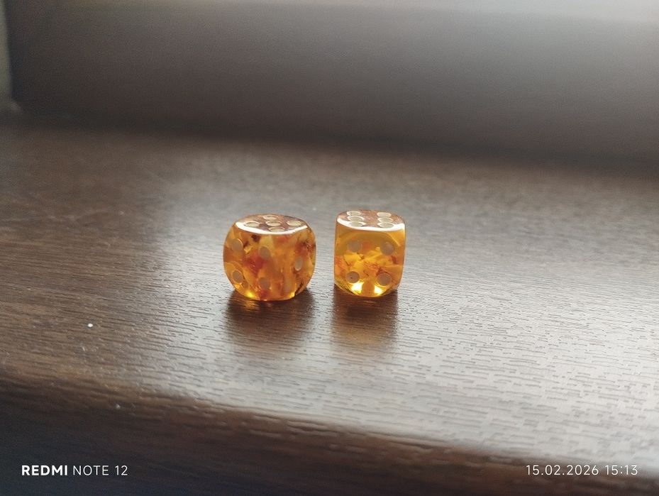 Зарики янтарные игральные