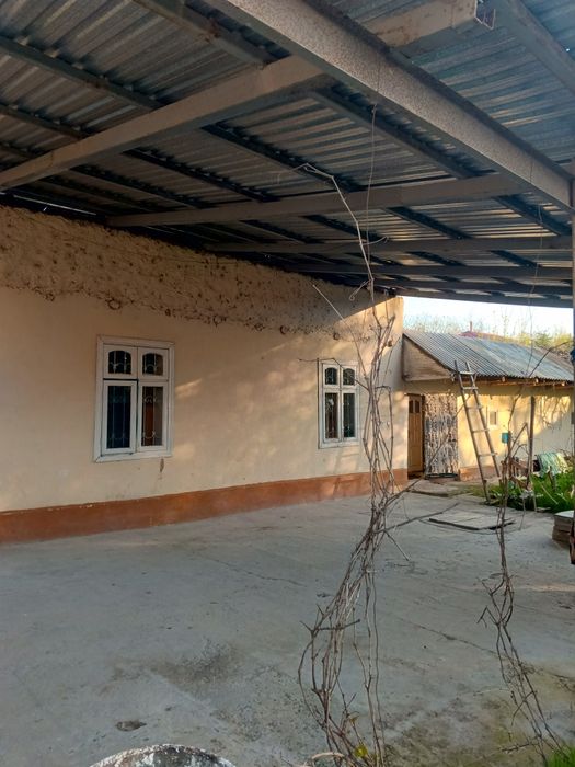 Ховли уй сотилади