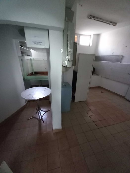 Дава се под наем Офис в Бургас, Център - 90 кв.м за 204 € - Снимка #2