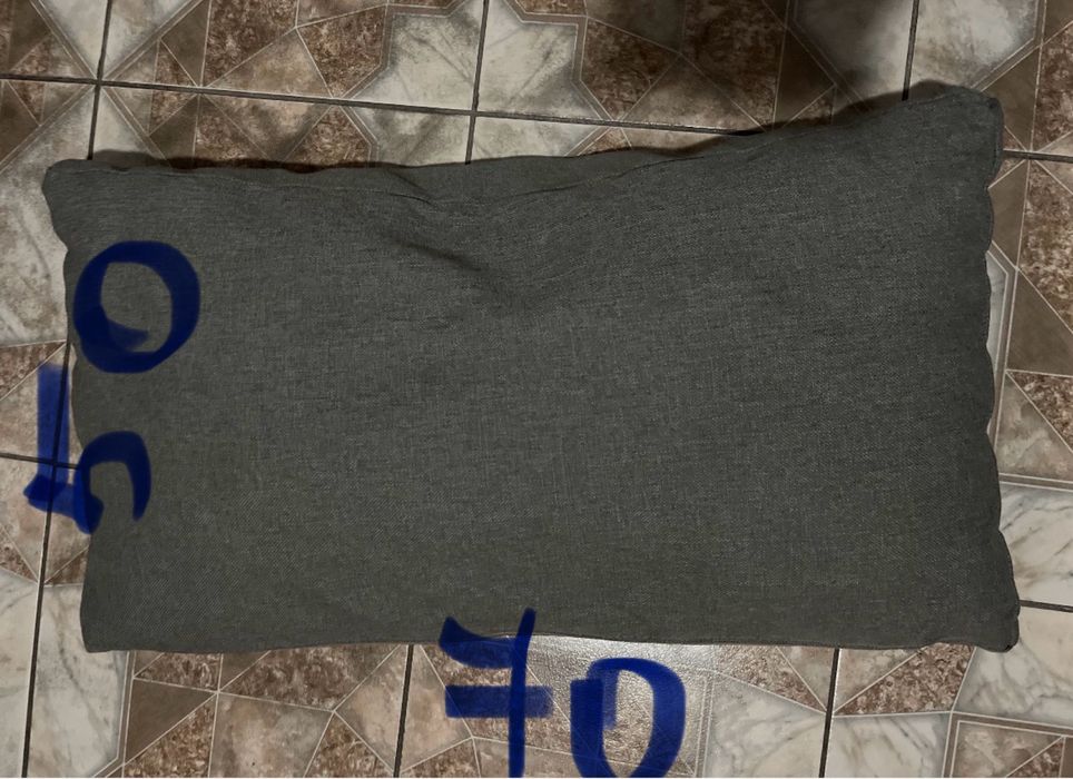 Продам подушки  пуховые и диванные