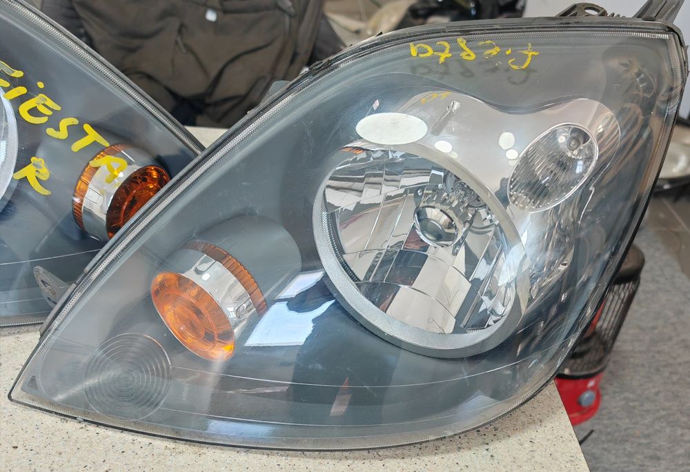 Far Stanga Dreapta Ford Fiesta MK5 european