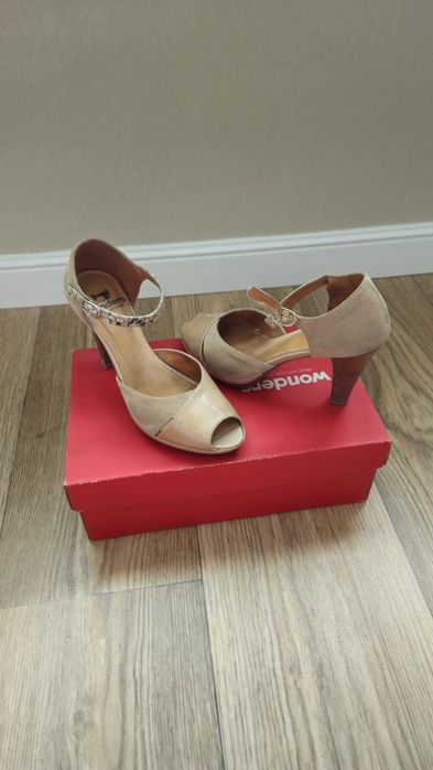 Босоножки б/у 36 размер кожа Испания