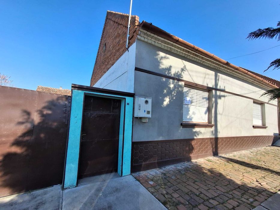 Casă de vănzare cu grădinâ