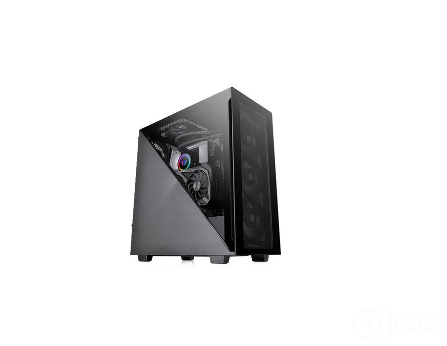 - Корпус Thermaltake Divider 300 Tempered Glass Edition Black