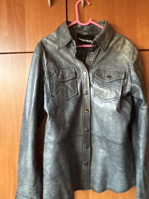 Синьо яке, тип риза от естествена кожа