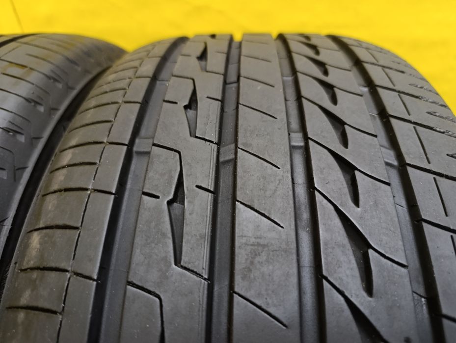 Шины 255 45 R18 Bridgestone 2шт