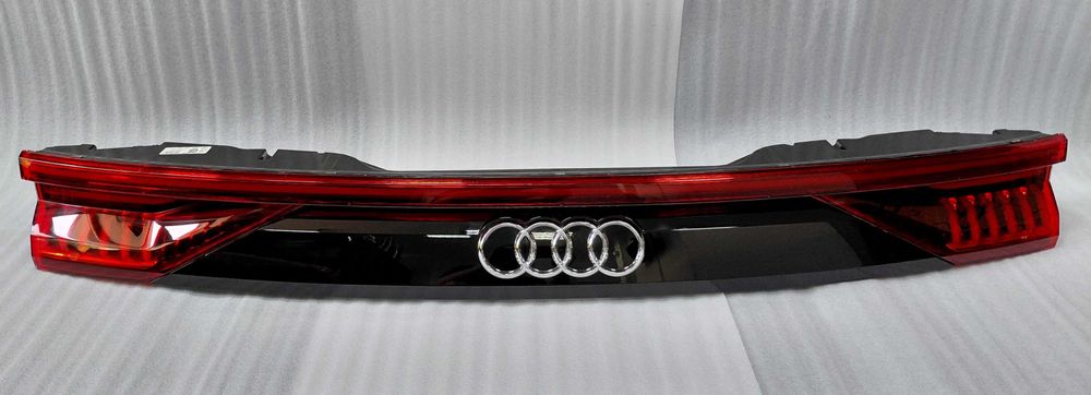 4M8945095Q Нов Стоп Matrix Audi Q8 SQ8 RSQ8 Ауди USA