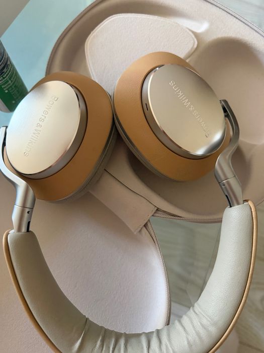Слушалки Bowers & Wilkins px8