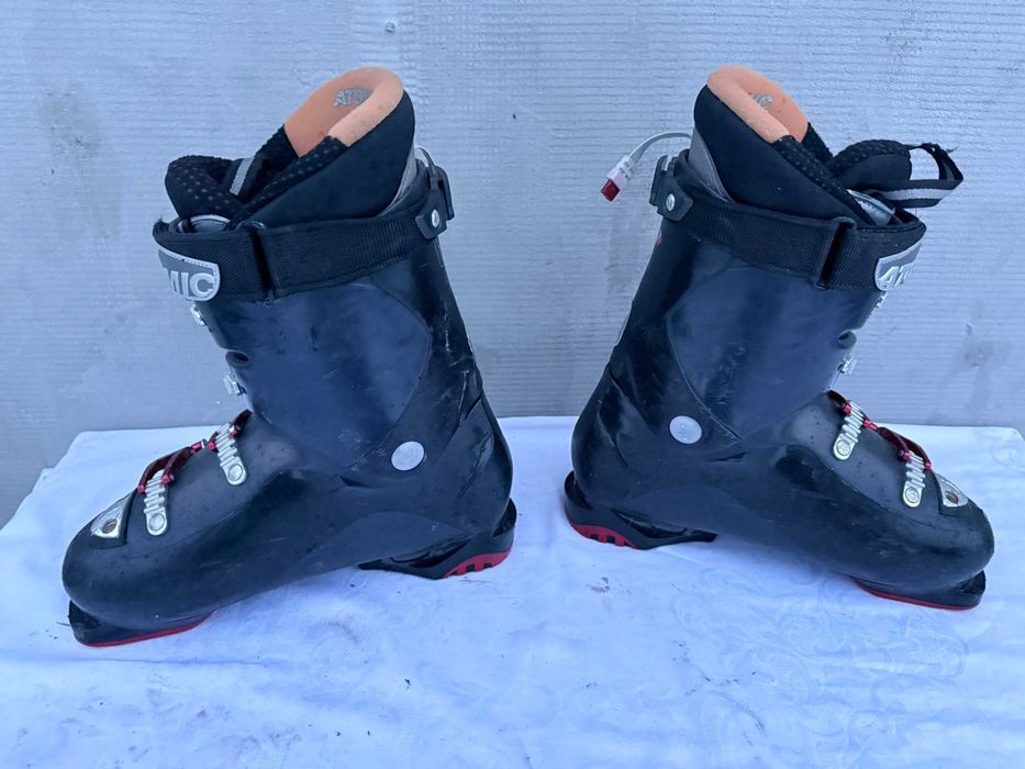 Clapari ski schi Atomic marime Eur:40 Mondo:26