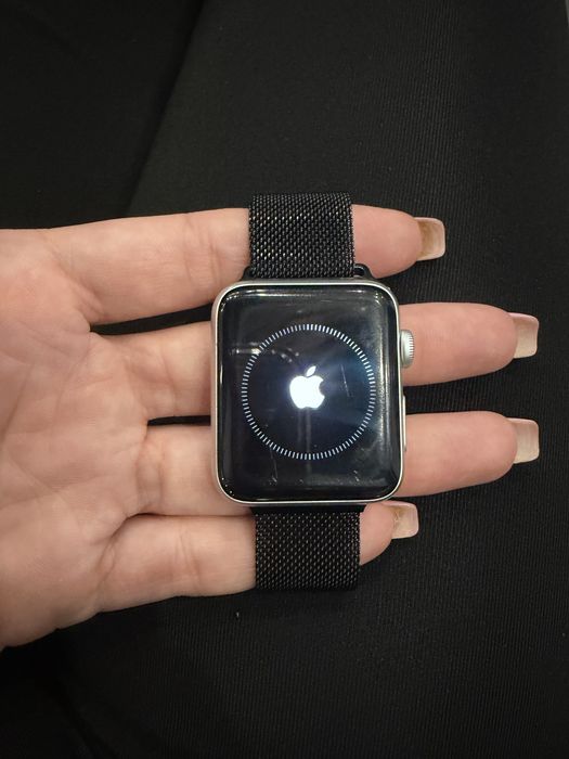 Продаю часы Apple