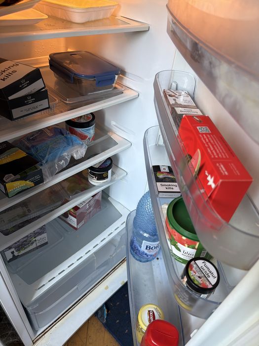 Frigider Indesit in stare buna,merge si ingheata bine, fac upgrade cu altu